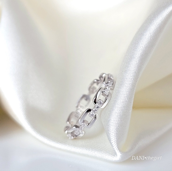 NEW White Gold Plated 925 Sterling Silver Diamond Link Ring - Picture 9 of 9